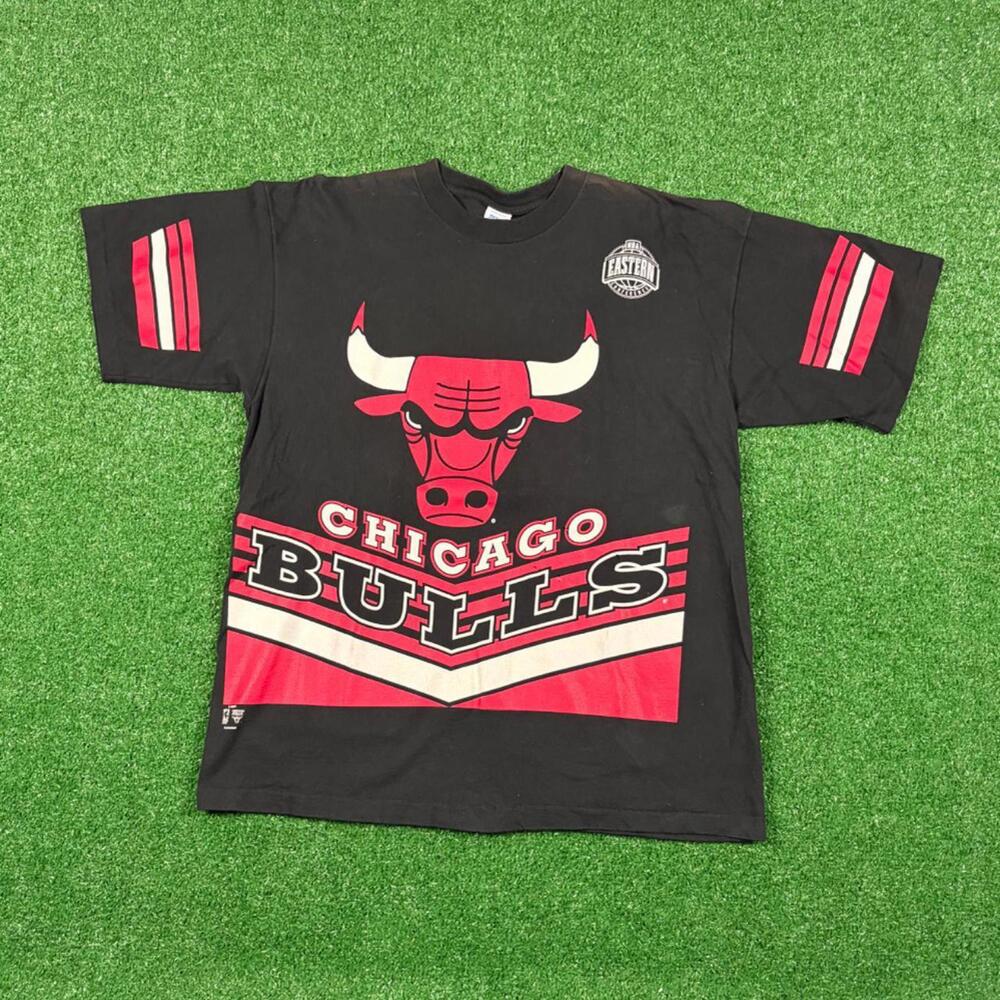 Vintage 90s Salem Sportswear Chicago Bulls AOP black red t shirt single stitch